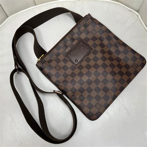 louis vuitton pochette limited edition|louis vuitton brooklyn pochette.